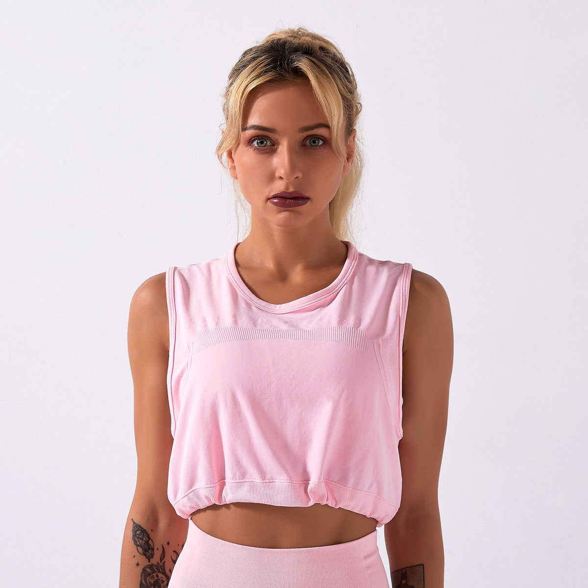 Seamless Yoga Outfit - Women's Sleeveless Top